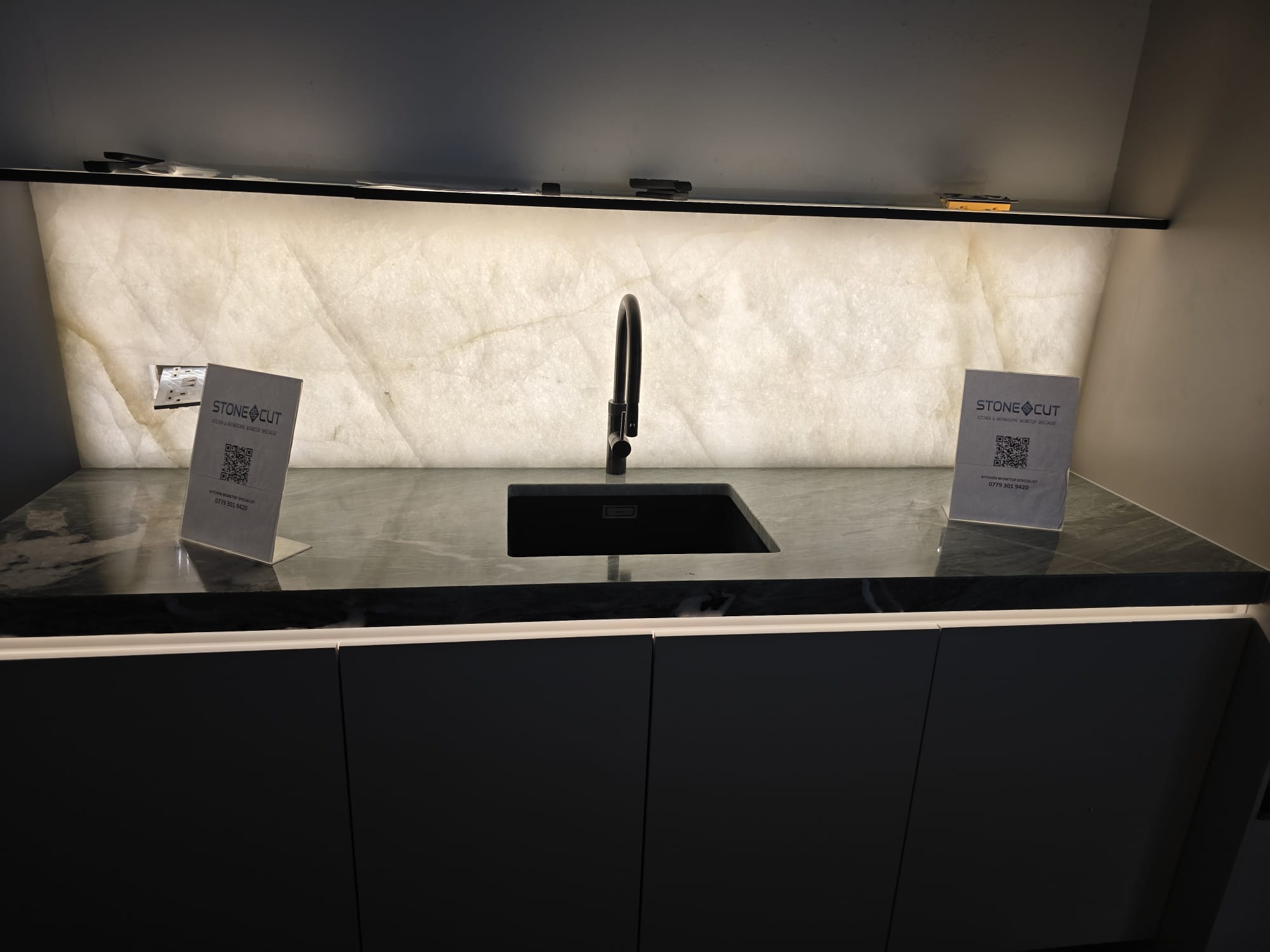 StoneCut-Kitchen-Worktops