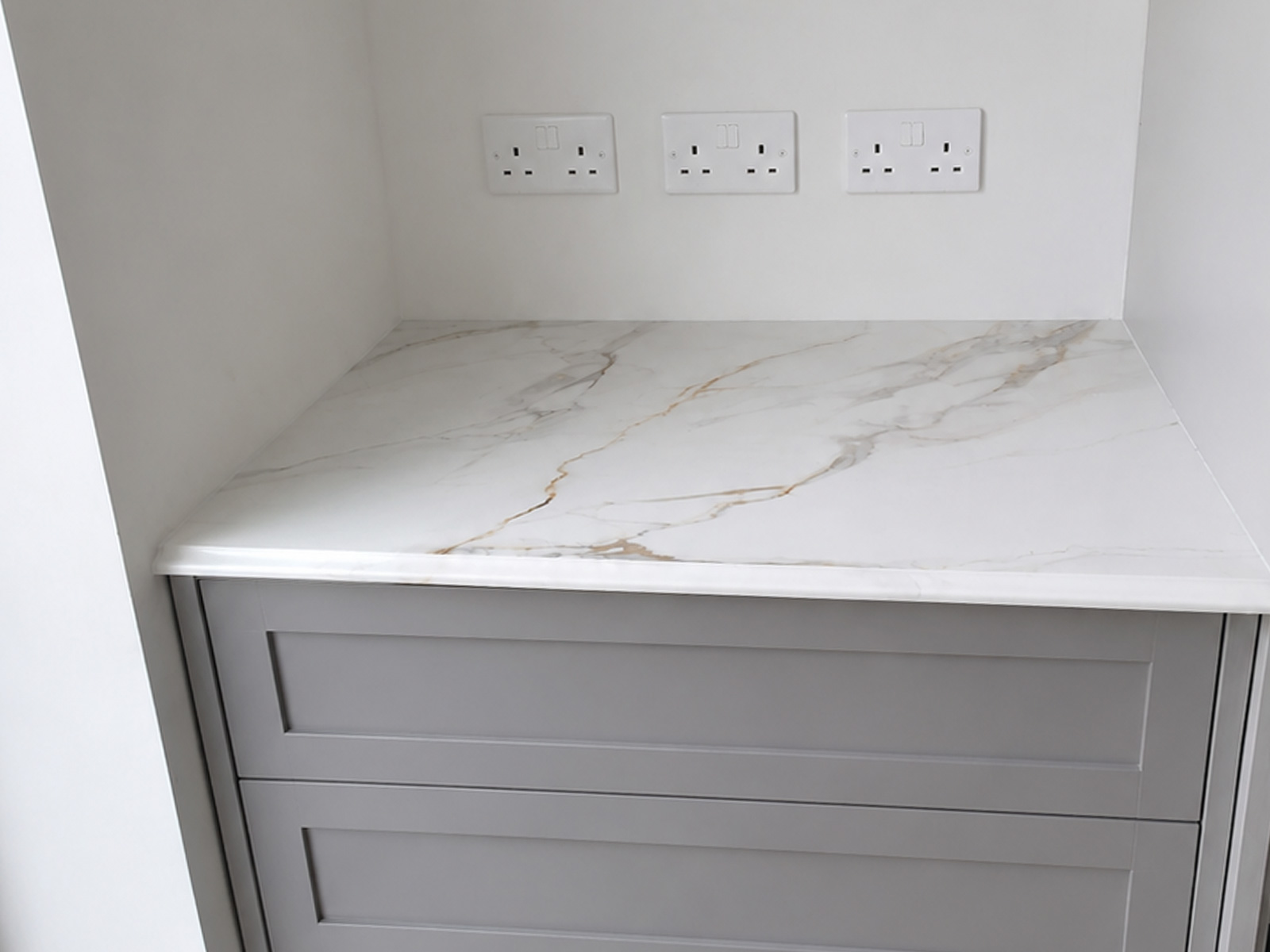 Emre Kaya’s Arabescato Brown Quartz Kitchen in High Wycombe