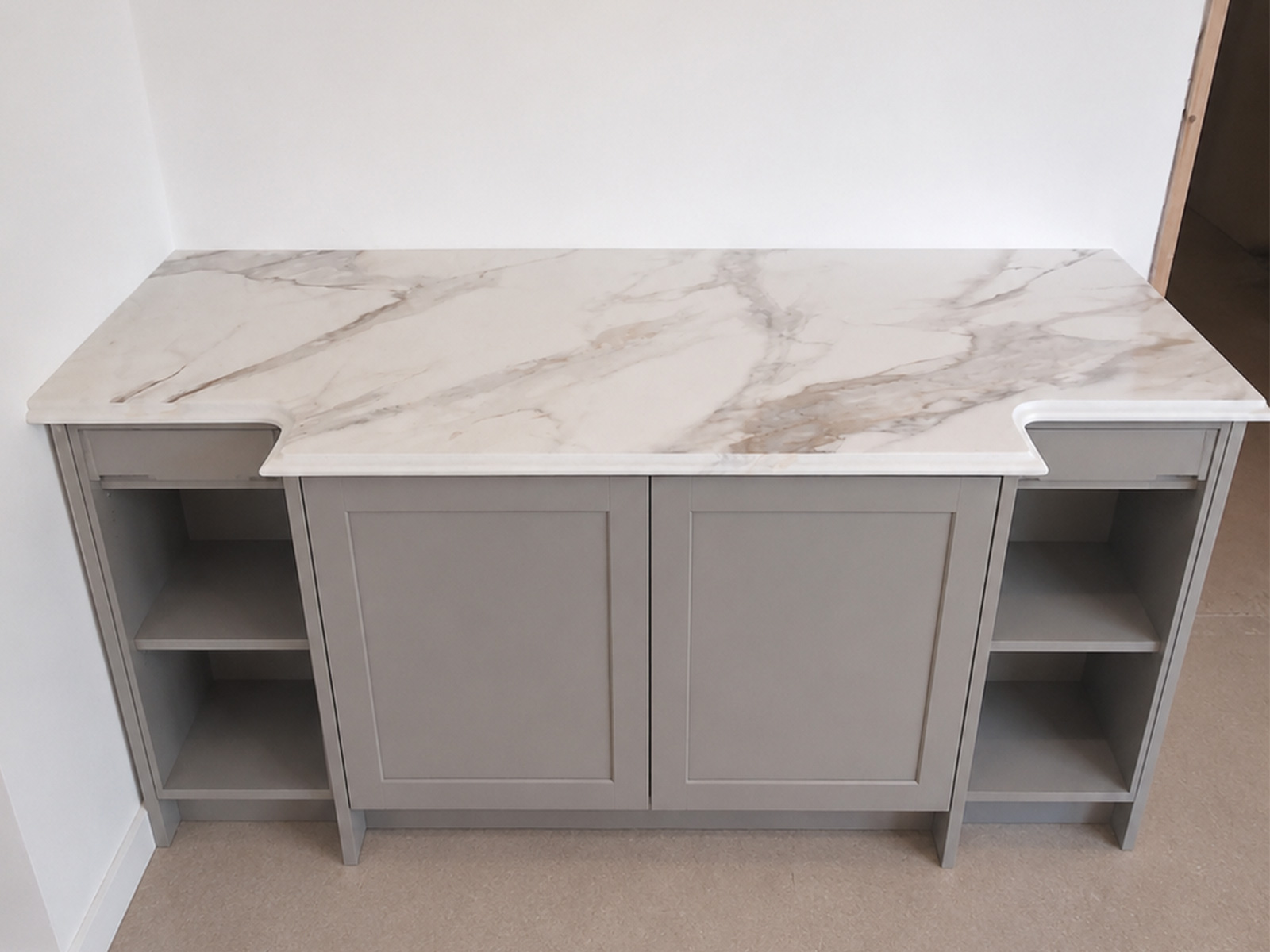 Emre Kaya’s Arabescato Brown Quartz Kitchen in High Wycombe