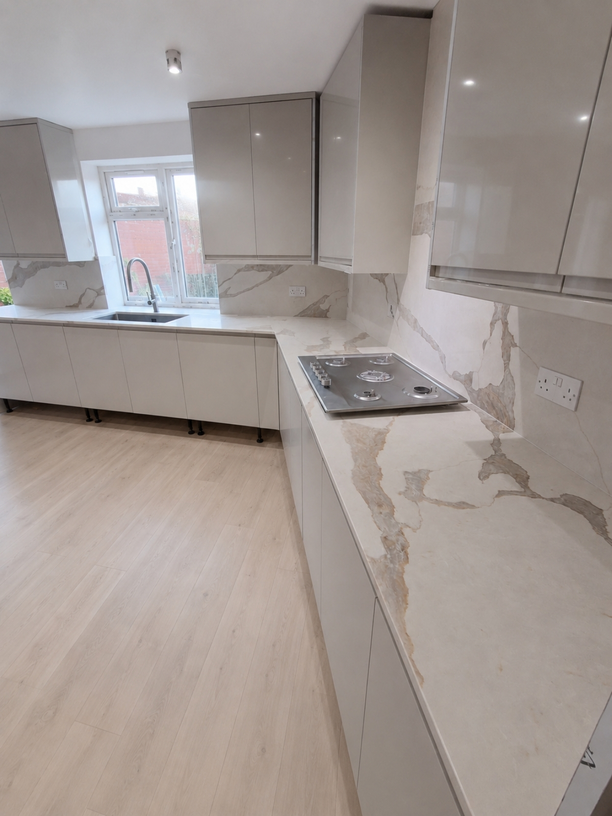 Calacatta Bronze quartz, sana's project