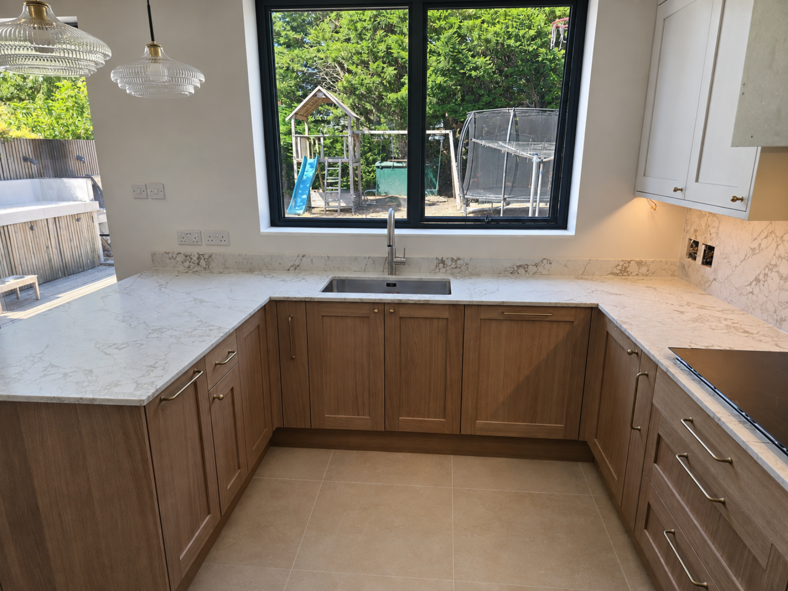 Arabescato Cremo quartz project in Basingstoke