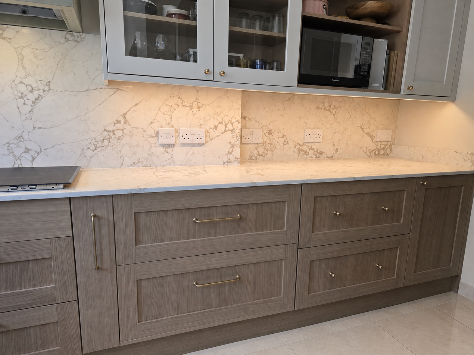 Arabescato Cremo quartz project in Basingstoke