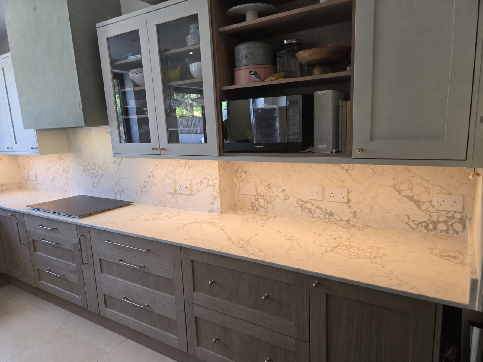 Arabescato Cremo quartz project in Basingstoke