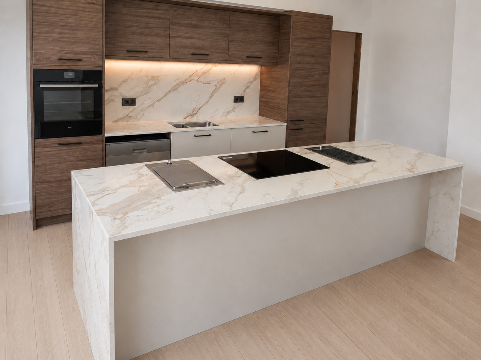 Javier Flores’s Arabescato Brown Quartz Kitchen in Chelmsford