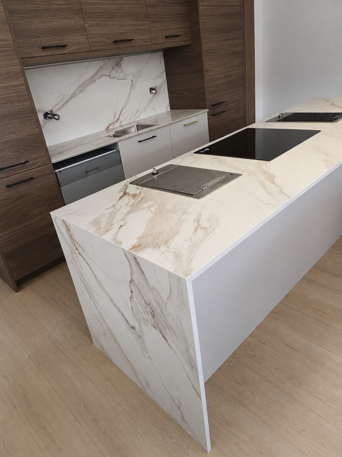 Javier Flores’s Arabescato Brown Quartz Kitchen in Chelmsford