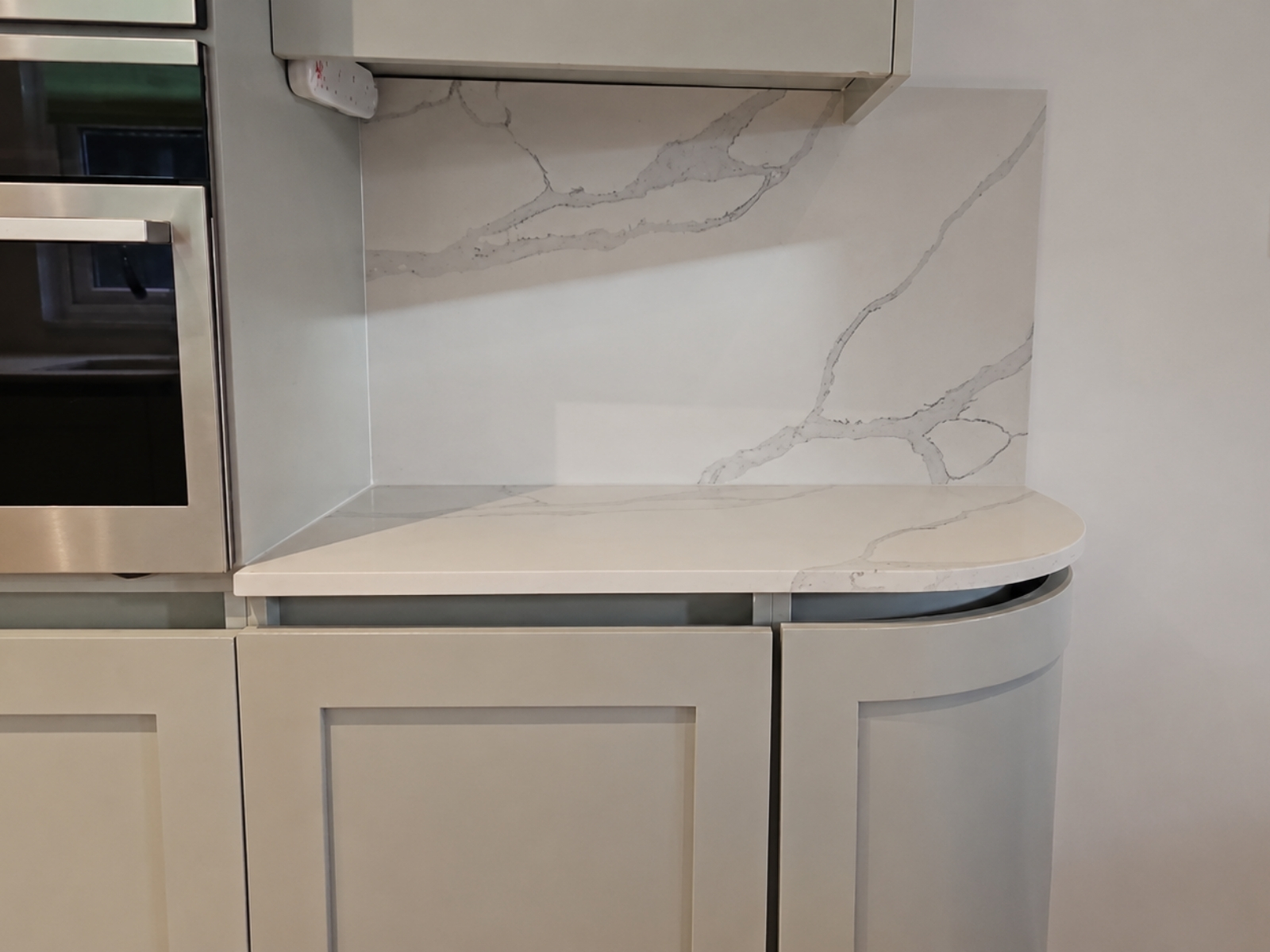 Julia and Lucas Santos’ Calacatta Borghini Quartz Kitchen in Watford