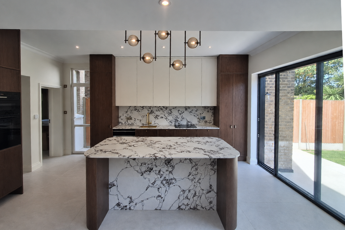 Homepage 55 Calacatta Viola quartz worktops project in Southampton
