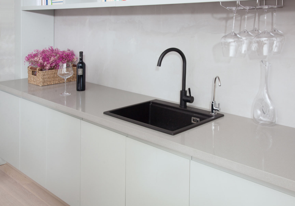 Grigio Shimmer Quartz Worktop