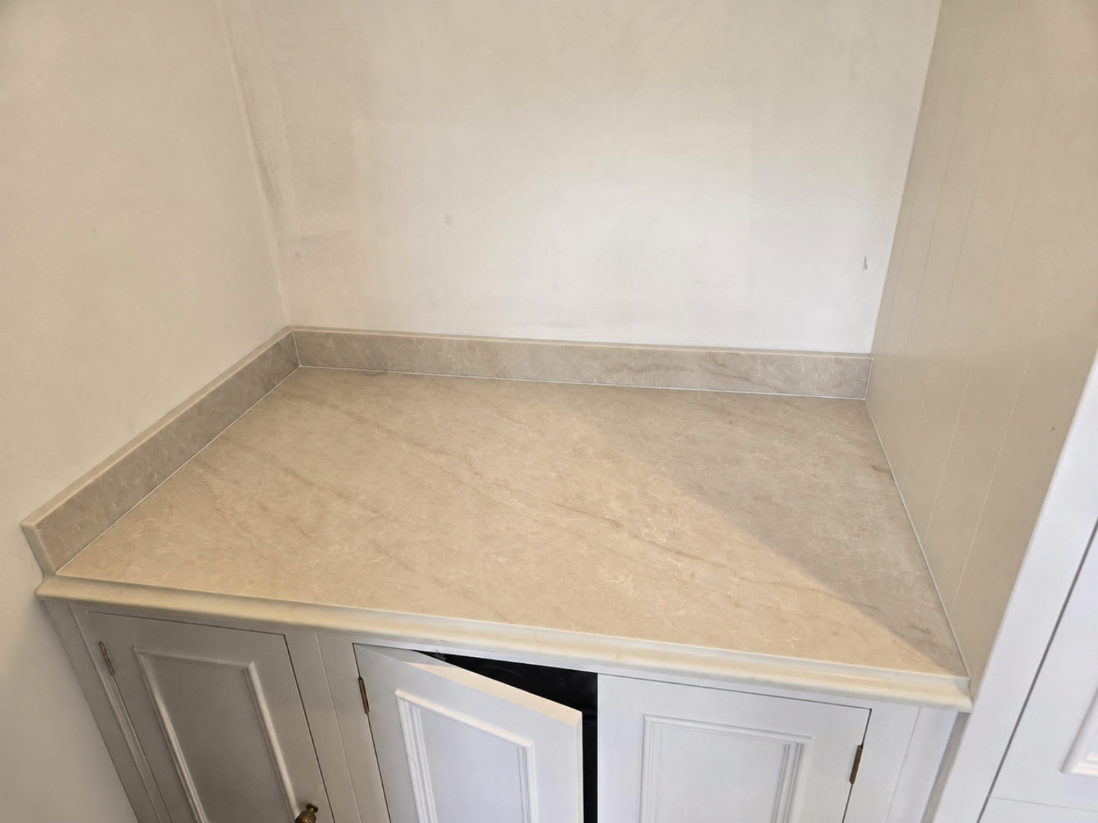 Taj Mahal quartz worktop, Bristol project